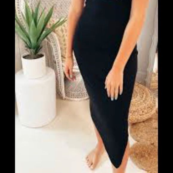 🔥RUCHED CUT-OUT FRONT OFF SHOULDER RIBBED KNIT MIDI - Picture 4 of 4